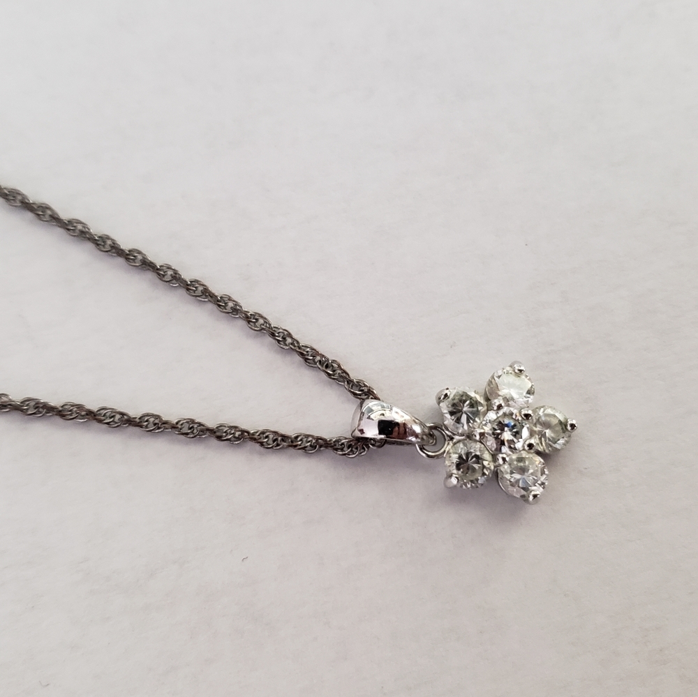 Flower Pendant Necklace